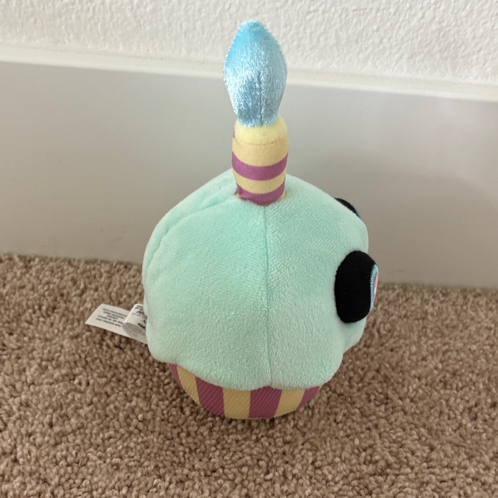 Spring color wave Green Cupcake FNAF Funko Plush - Picture 3 of 6
